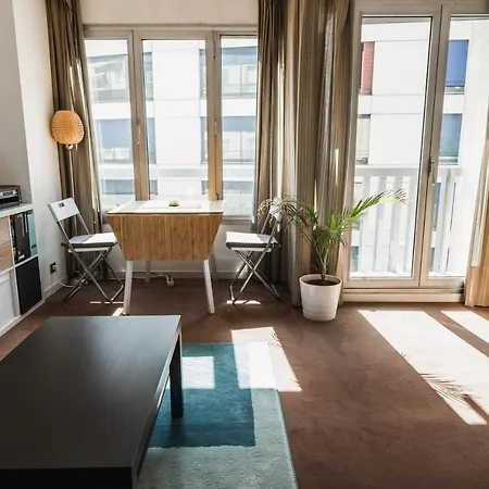Daire Superb Apt With Large Bay Window