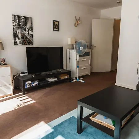 Daire Superb Apt With Large Bay Window