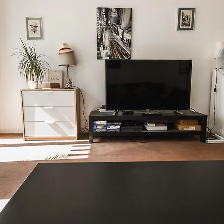 Daire Superb Apt With Large Bay Window *
